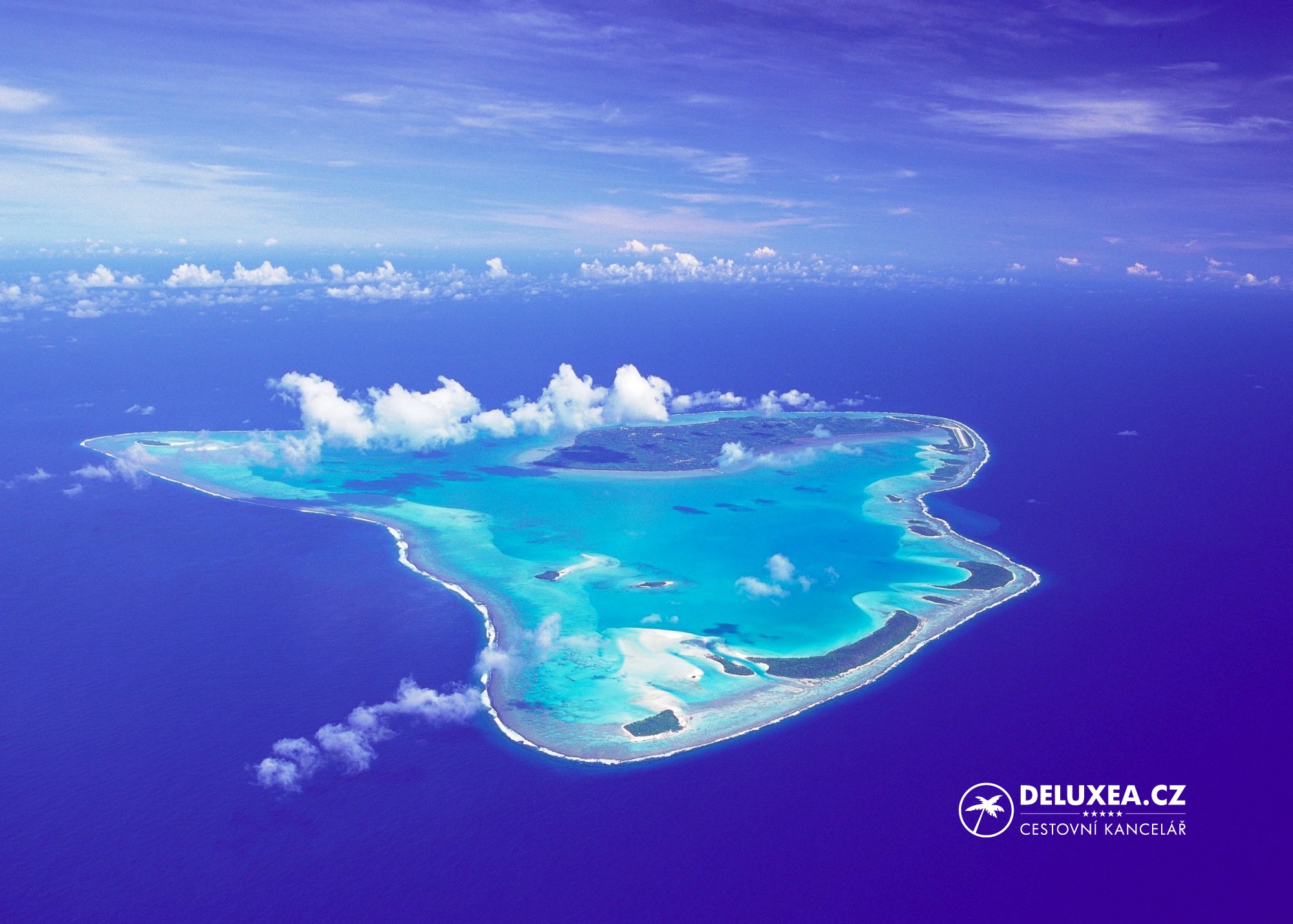 Aerial View of Aitutaki Island, Cook Islands загрузить