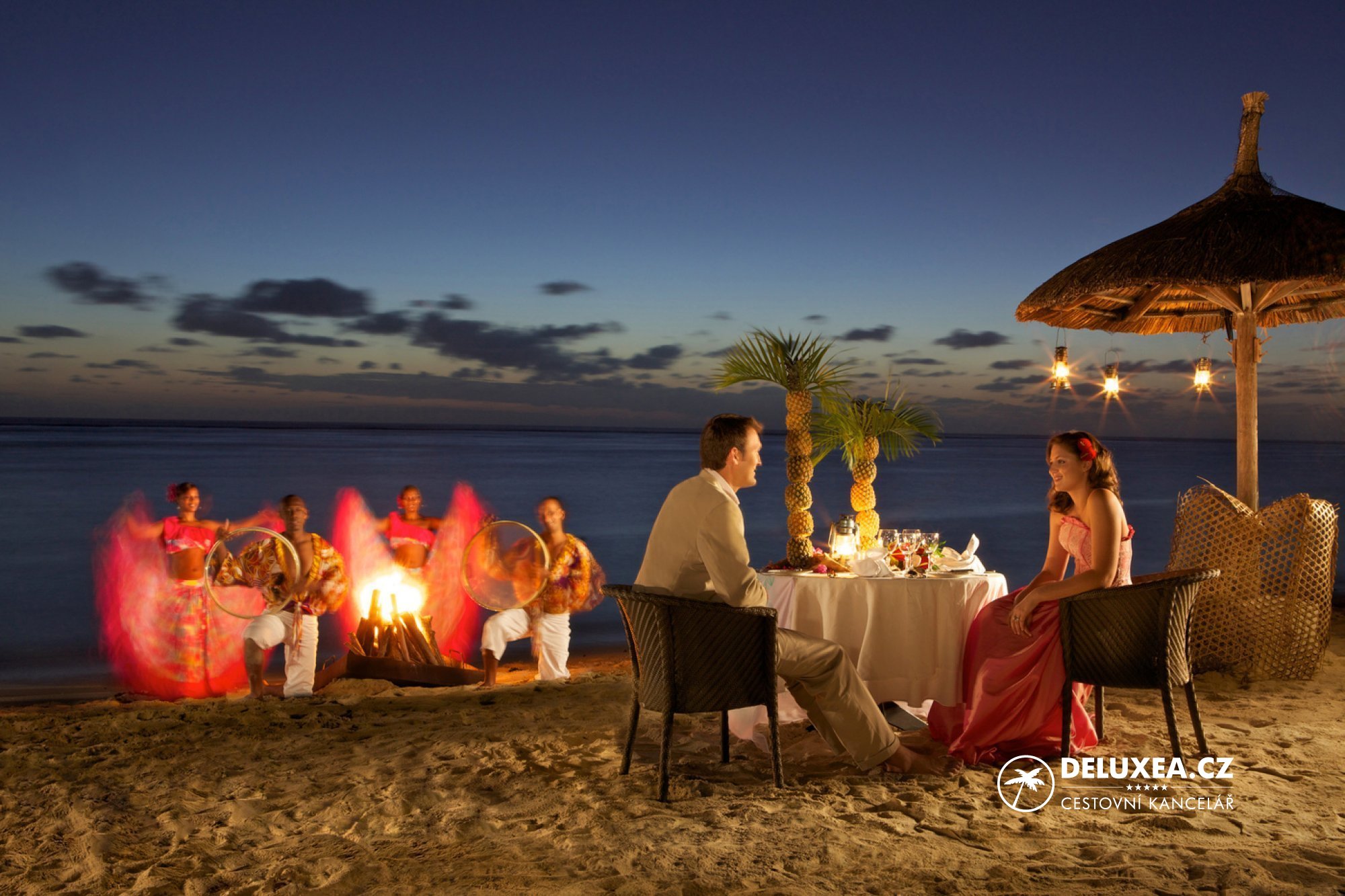 Ужин отдых. Шугар Бич Маврикий. Романтический ужин на пляже. Ресторан на берегу моря. Ужин на берегу моря.