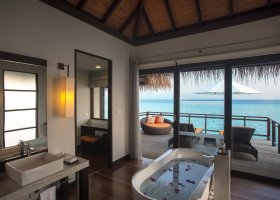 maledivy-hotel-velassaru-maldives-282.jpg