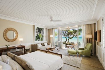 Deluxe Beachfront Suite (62 m²)